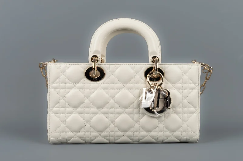 Christian Dior bags with a side - pocket for holding a water bottleSac Lady Dior D-Joy Medium