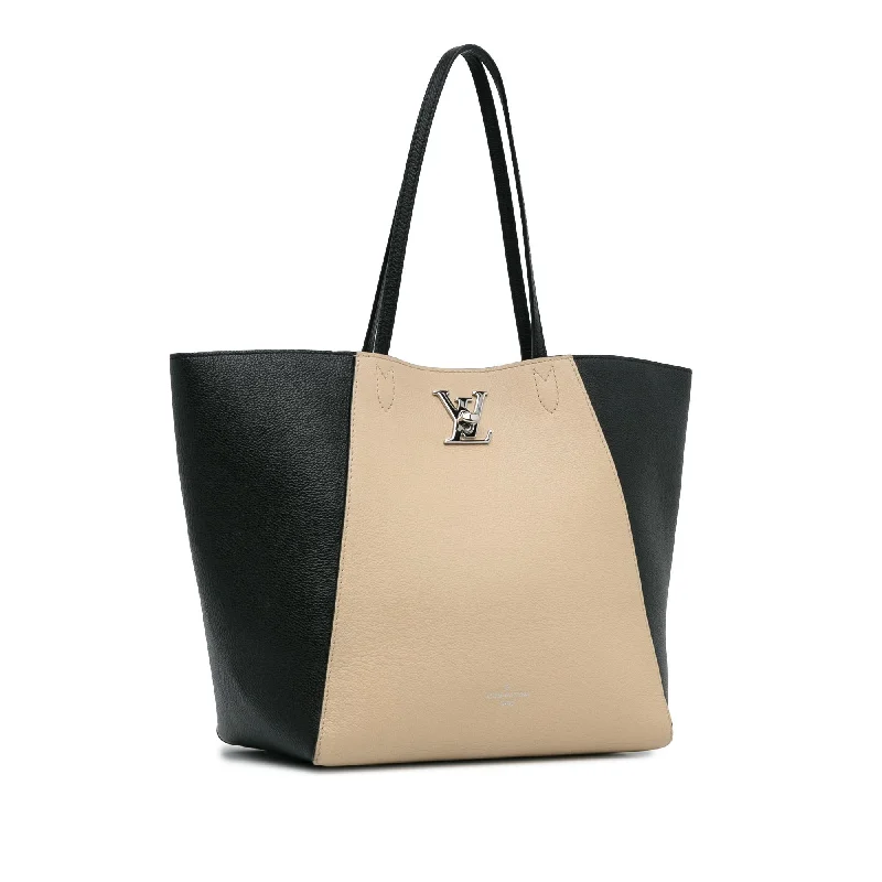 Louis Vuitton bags with a chain - link trim and a leather body for a modern edgeLouis Vuitton LockMe Cabas (wHJVA1)