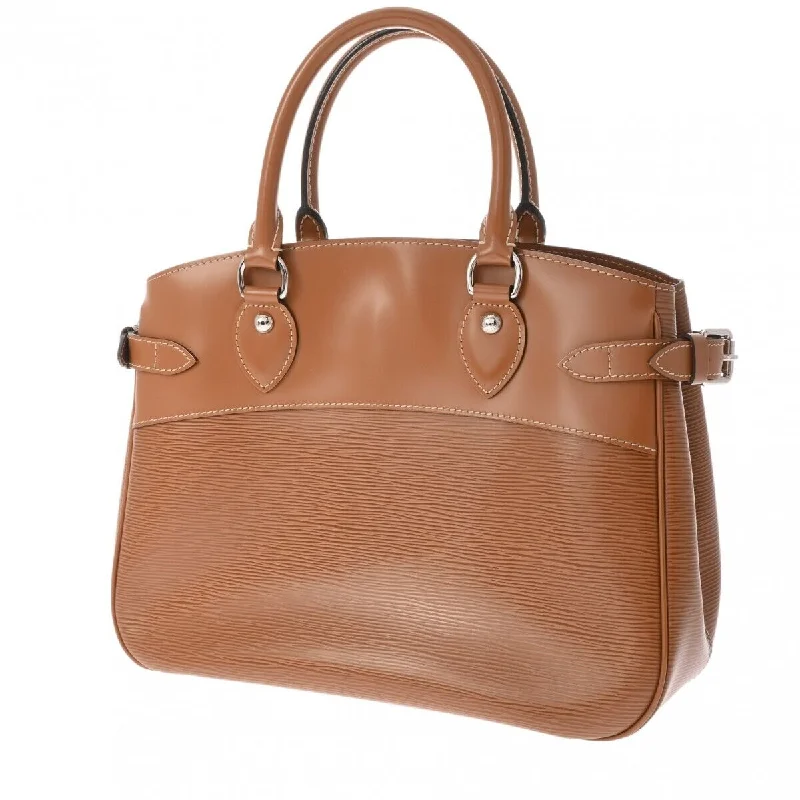 Louis Vuitton bags with a chain - link trim and a leather body for a modern edgeLouis Vuitton Epi Passy Pm Camel Hand