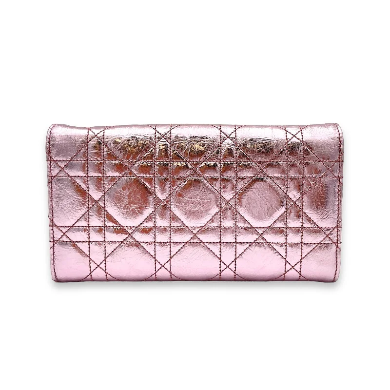 Christian Dior handbags with a removable shoulder strap for versatilityMiss Dior Metallic Pink Wallet On Chain in Calfskin, Silver hardware