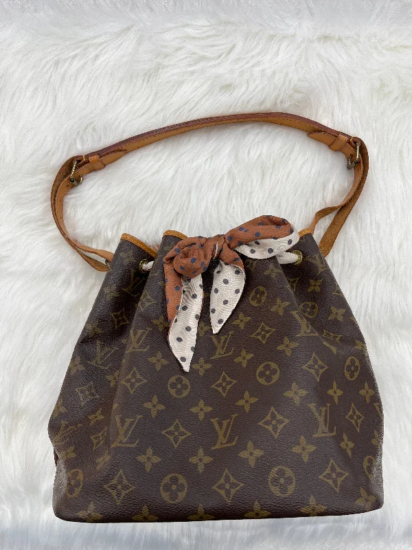 Louis Vuitton bags with a chain - link trim and a leather body for a modern edgeHandbag Luxury Designer By Louis Vuitton  Size: Medium