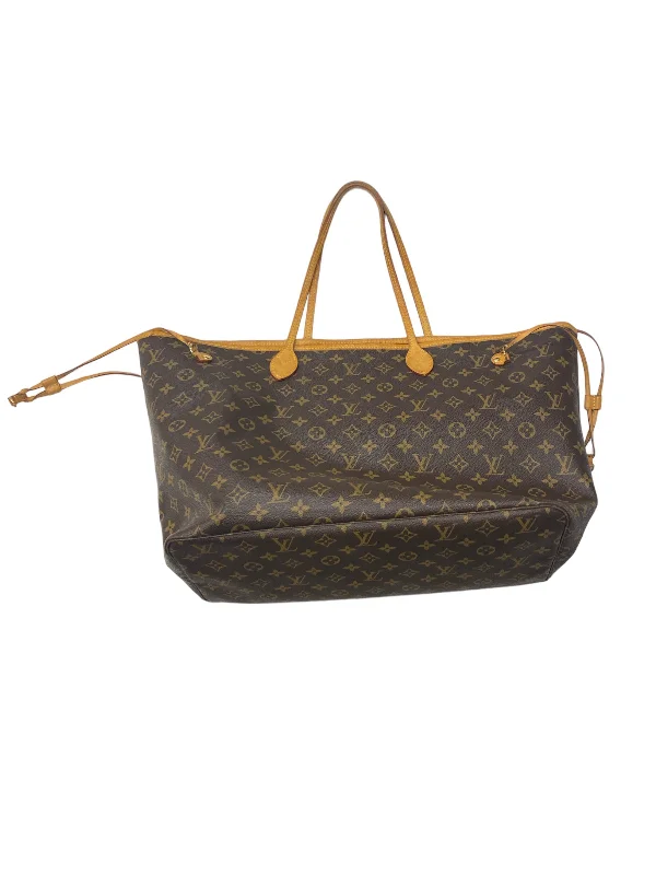 Louis Vuitton bags with a chain - link trim and a leather body for a modern edgeHandbag Luxury Designer By Louis Vuitton  Size: Large