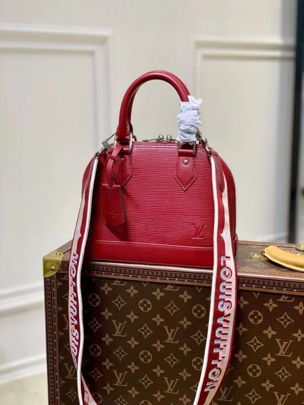 Louis Vuitton bags with a chain - link trim and a leather body for a modern edgeBoldCollect - LOUIS VUITTON BAGS - 1818