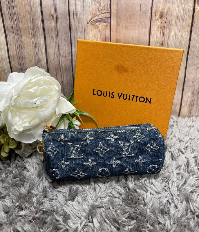 Louis Vuitton bags with a chain - link trim and a leather body for a modern edgeHandbag Designer By Louis Vuitton  Size: Small