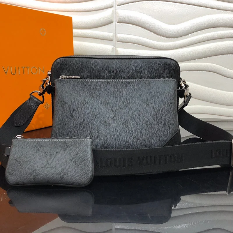 Louis Vuitton bags with a chain - link trim and a leather body for a modern edgeBoldCollect - LOUIS VUITTON BAGS - 1814