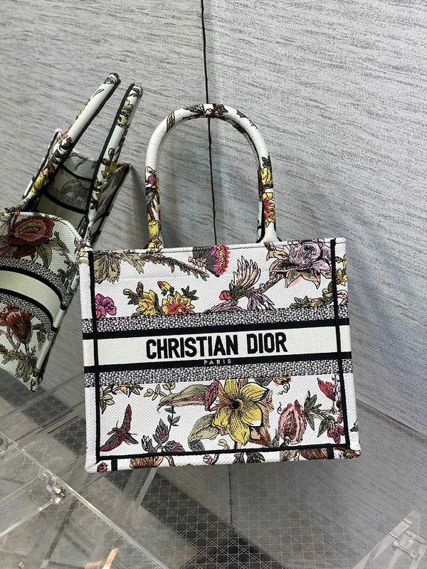 Christian Dior handbags with a detachable mirror for on - the - go touch - upsWF - Dior Bags - 896