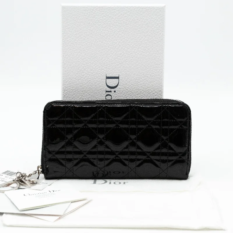 Christian Dior Saddle bags with a patent leather finish for a shiny lookLady Dior Voyageur Wallet Black Patent Leather