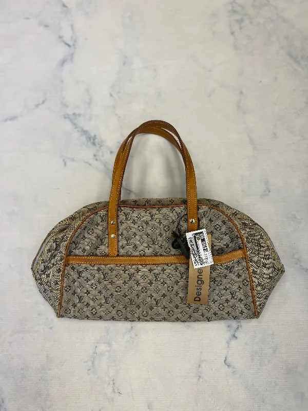 Louis Vuitton bags with a chain - link trim and a leather body for a modern edgeHandbag Luxury Designer By Louis Vuitton  Size: Medium