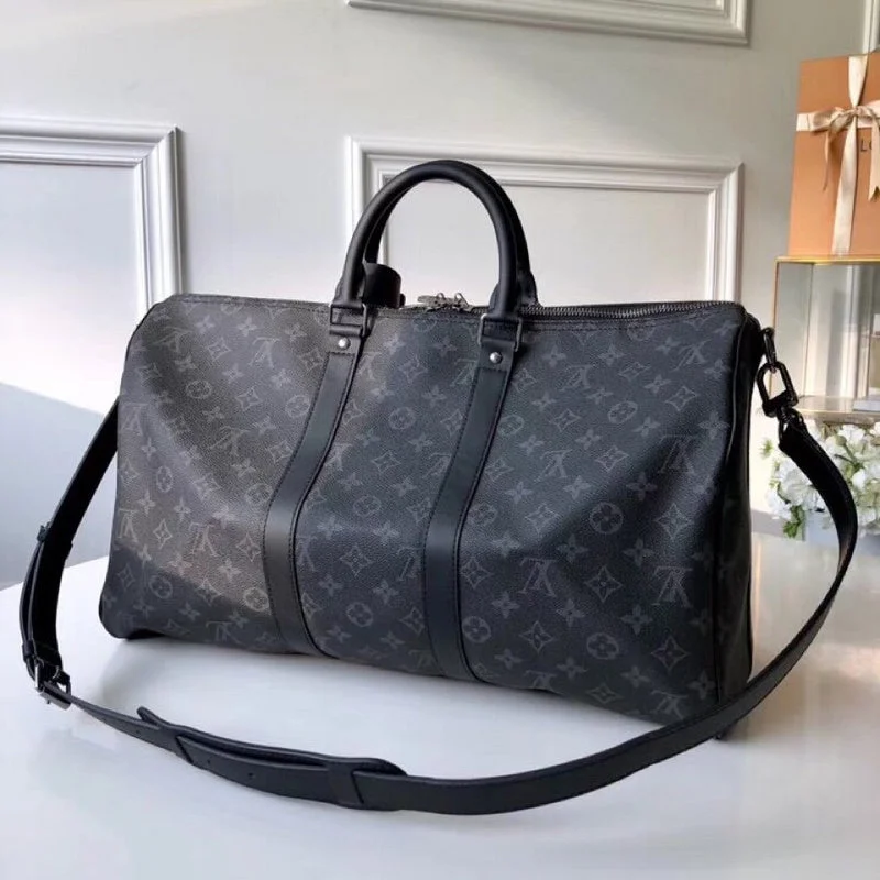 Louis Vuitton bags with a chain - link trim and a leather body for a modern edgeBoldCollect - LOUIS VUITTON BAGS - 1288