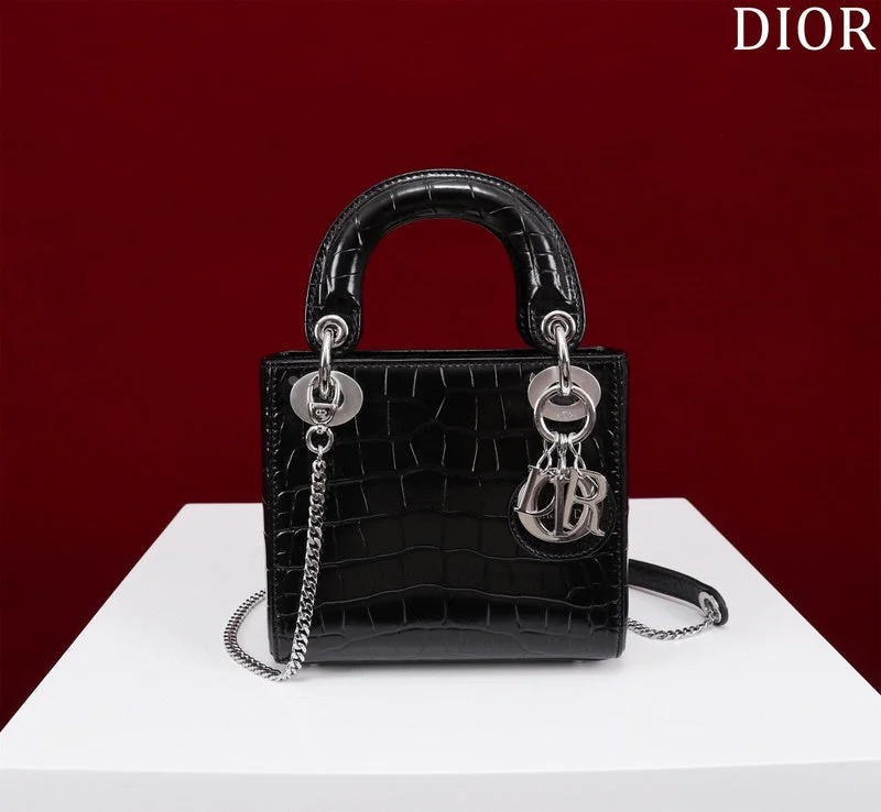 Christian Dior handbags with a detachable mirror for on - the - go touch - upsWF - Dior Bags - 962