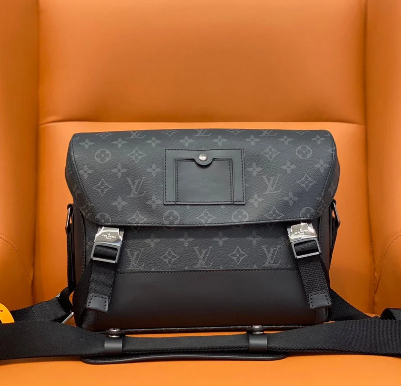 Louis Vuitton bags with a chain - link trim and a leather body for a modern edgeBoldCollect - LOUIS VUITTON BAGS - 1757