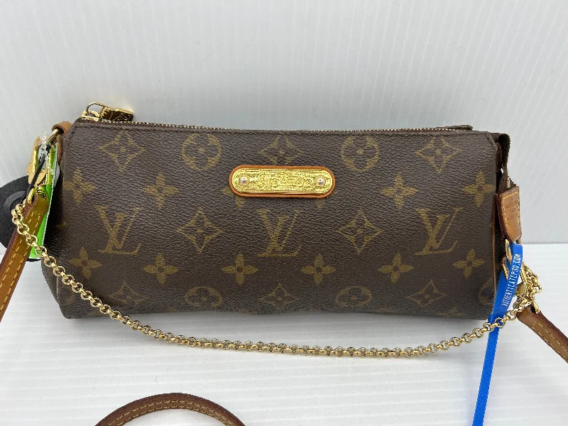 Louis Vuitton bags with a chain - link trim and a leather body for a modern edgeHandbag Luxury Designer By Louis Vuitton  Size: Small