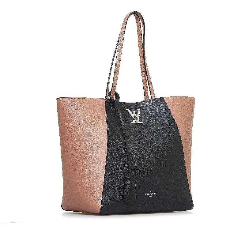 Louis Vuitton bags with a chain - link trim and a leather body for a modern edgeLouis Vuitton Lockme Cabas (6A7SiQ)