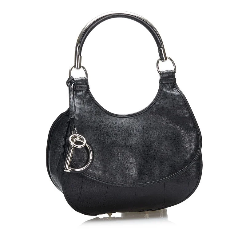 Christian Dior handbags with a removable shoulder strap for versatilityLeather Dior 61 Shoulder Bag