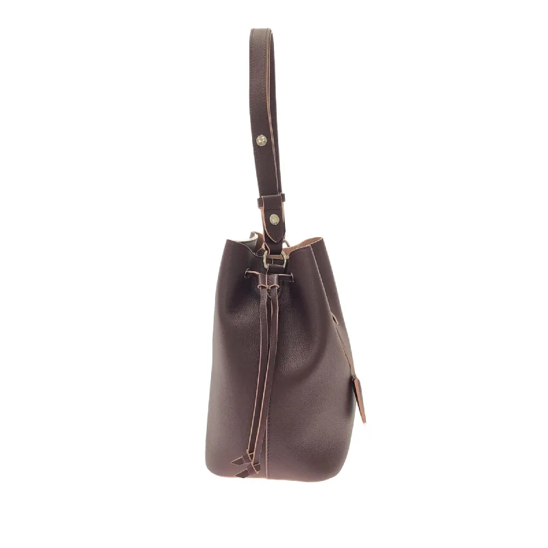 Louis Vuitton bags with a chain - link trim and a leather body for a modern edgeLouis Vuitton Lockme Bucket Bag (2Oi4PL)