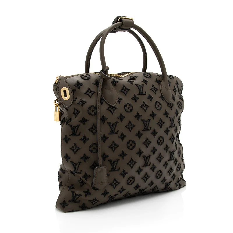 Louis Vuitton bags with a chain - link trim and a leather body for a modern edgeLouis Vuitton Limited Edition Monogram Addiction Lockit MM Bag (hQVO0M)