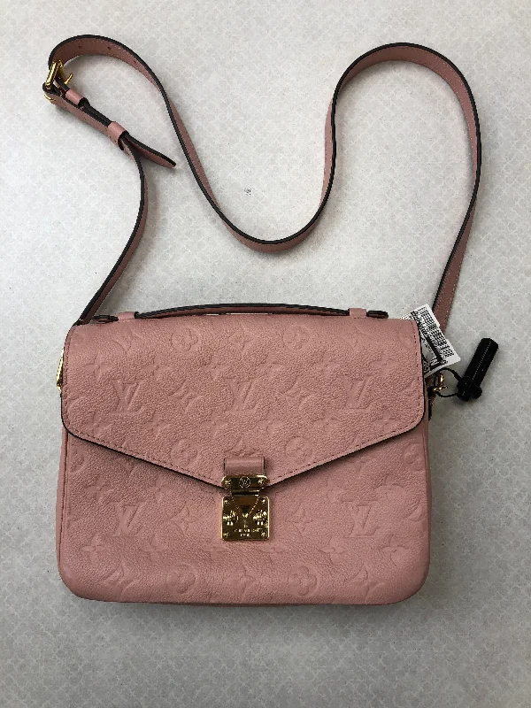 Louis Vuitton bags with a chain - link trim and a leather body for a modern edgeCrossbody Luxury Designer By Louis Vuitton  Size: Medium