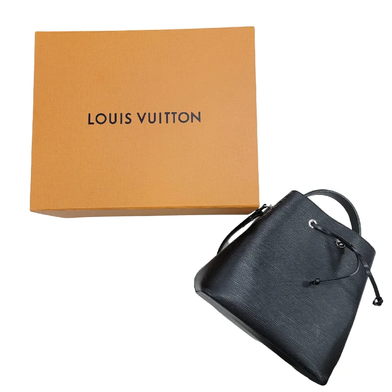 Louis Vuitton bags with a chain - link trim and a leather body for a modern edgeHandbag Luxury Designer By Louis Vuitton  Size: Large