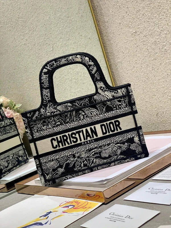 Christian Dior Saddle bags with a studded trim for a bold lookWF - Dior Bags - 924