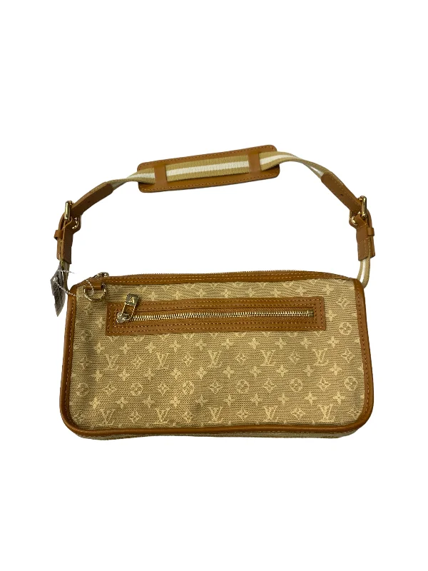 Louis Vuitton bags with a chain - link trim and a leather body for a modern edgeHandbag Luxury Designer By Louis Vuitton  Size: Small