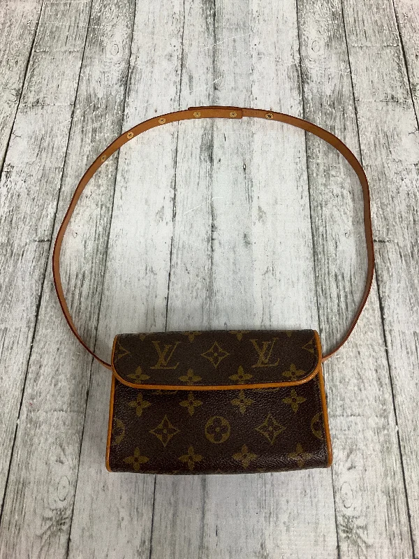 Louis Vuitton bags with a chain - link trim and a leather body for a modern edgeHandbag Luxury Designer By Louis Vuitton  Size: Small